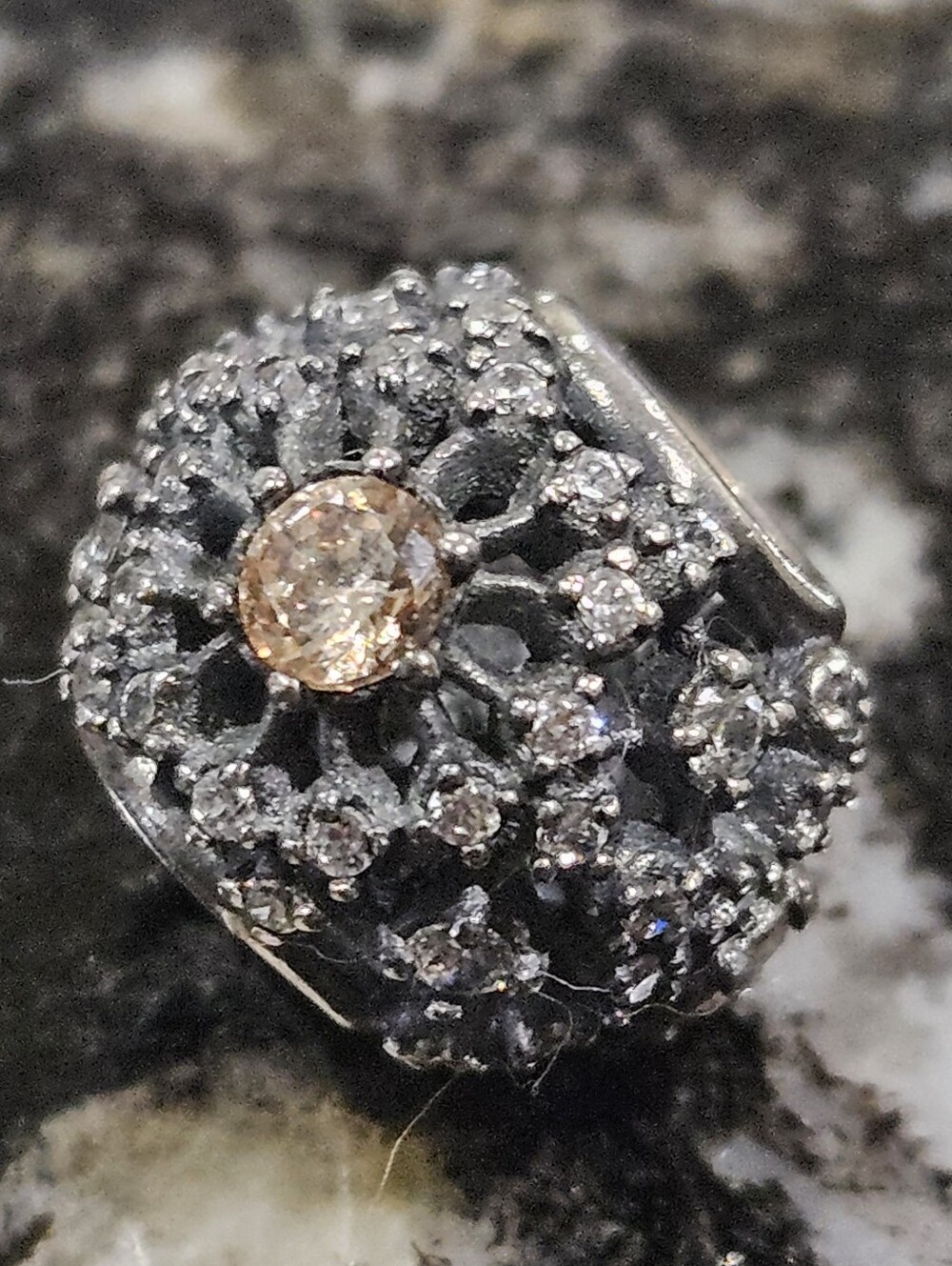 PANDORA Inner Radiance Openwork Charm No. 791370CCZ
